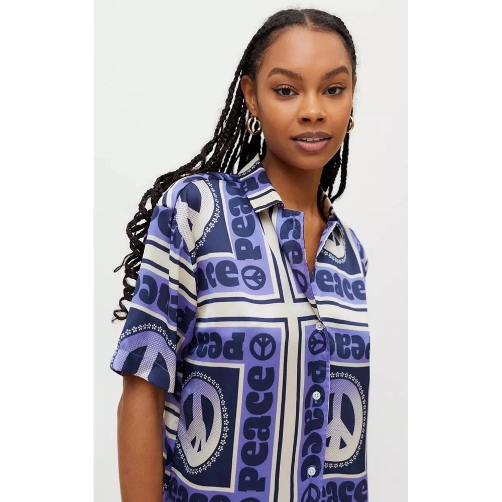 URBAN OUTFITTERS LIAM BLUE PEACE SOUVENIR BUTTON DOWN SHIRT‎ WOMENS SIZE XS